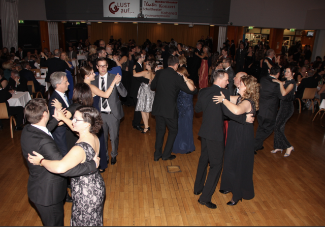Der Lainzer Pfarrball ist ein gesellschaftlicher Fixpunkt in Hietzing (Symbolfoto). | Foto: Radakovits-Gruber