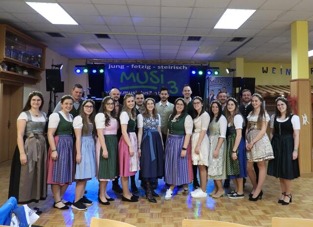 Ein schwungvoller Start in das Landjugendjahr mit dem Jubiläumsball der Landjugend St. Oswald ob Eibiswald  | Foto: Landjugend