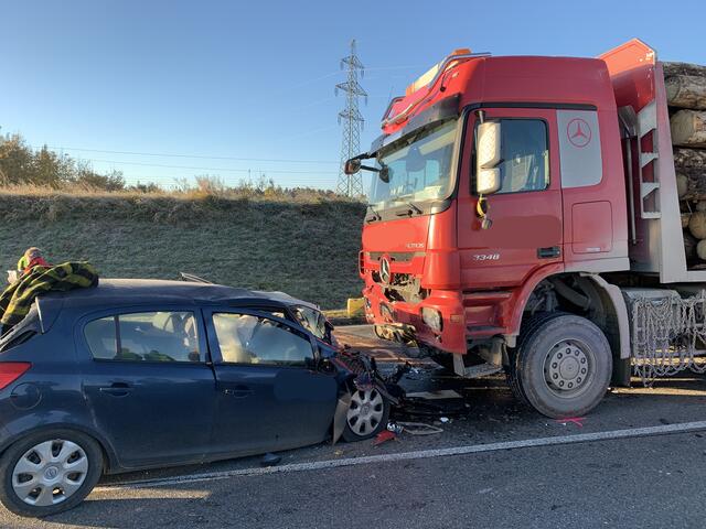 Verkehrsunfall in Saalfelden (SYMBOLBILD). | Foto: Symbolbild: Freiwillige Feuerwehr Göpfritz an der Wild