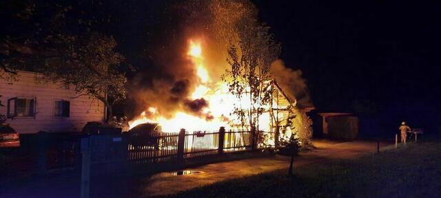 Der Angeklagte wird beschuldigt, am 11. September 2022 einen Großbrand in Kuchl gelegt zu haben. | Foto: FF Kuchl