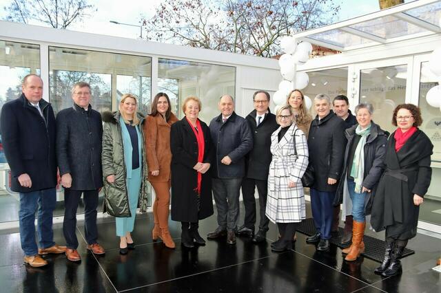 In den Glascontainern wir Politik und Demokratie greifbar.  | Foto: Landesmedienservice Burgenland