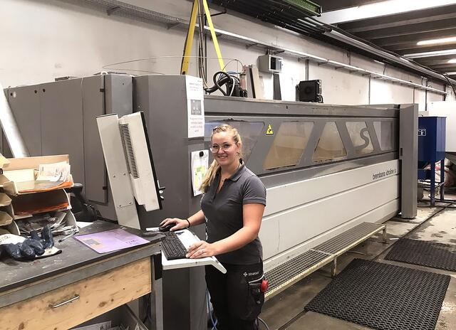 Juliana Hain arbeitet seit 2017 bei dem St. Martiner Betrieb.  | Foto: Strasser Steine