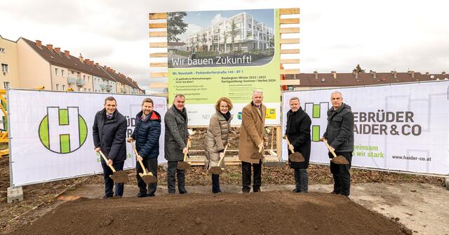 Bildungsstadtrat Philipp Gruber, Christian Wieseneder (Geschäftsführer Neue Heimat), Infrastruktur-Stadtrat LAbg. Franz Dinhobl, Landesrätin Christiane Teschl-Hofmeister, Bürgermeister Klaus Schneeberger, Zweiter Vizebürgermeister Rainer Spenger und Roman Drbusek (Gesellschafter g.o.y.a./Architekturbüro). | Foto: Stadt Wiener Neustadt/Weller