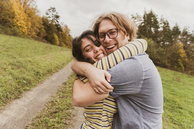 Am 21. Jänner ist Weltkuscheltag! | Foto: Unsplash