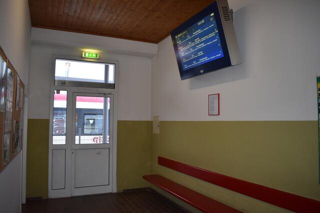 Die Stadtgemeinde Deutschlandsberg tritt an die GKB mit dem Anliegen heran, die Öffnungszeiten des Warteraumes am Bahnhof an die Betriebszeiten der Bahn- und Busvserbindungen anzugleichen. | Foto: Katrin Löschnig