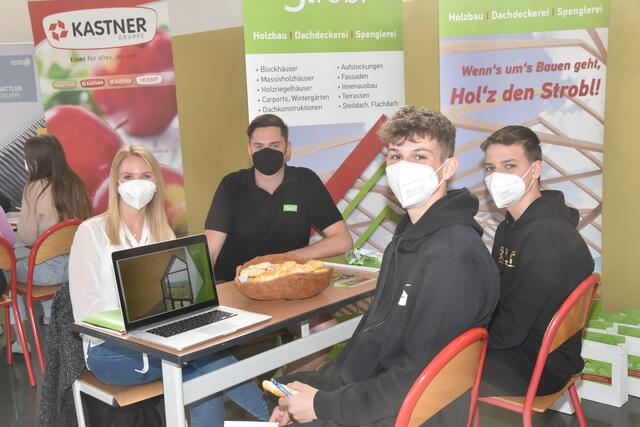 Der Holzbaubetrieb Strobl aus Deutsch Kaltenbrunn wirbt auch heuer wieder um handwerklich interessierte Jugendliche. | Foto: Martin Wurglits