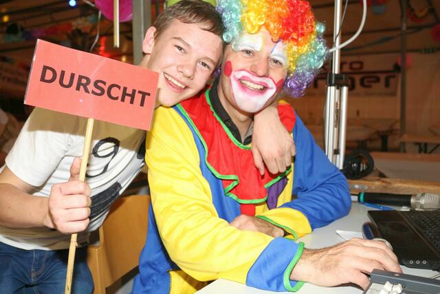 Die 29. Bierbaumer Faschingssitzung bietet wie immer ein pointiertes Programm und viele Showeinlagen. | Foto: Werner Schrei, FF Bierbaum