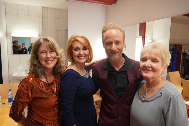 Von links: Ginger Halladay, Donna Presley, Nico S. und Donna Rhodes in Wals Siezenheim waren in bester Laune. | Foto: Emanuel Hasenauer