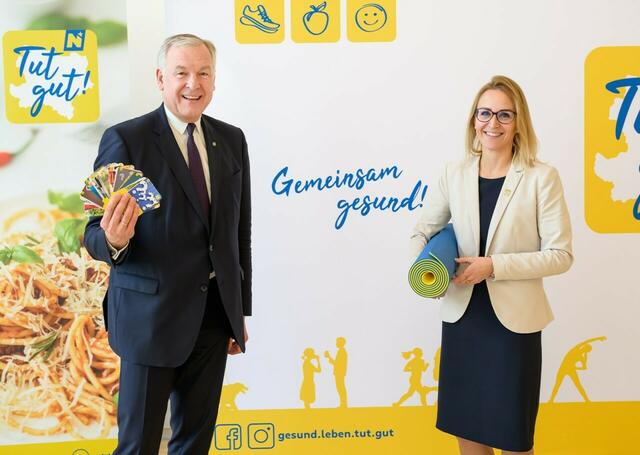 Landesrat Martin Eichtinger und „Tut gut!“-Geschäftsführerin Alexandra Pernsteiner-Kappl zogen erfolgreich Bilanz und freuen sich über das „Tut gut!“-Angebot im Bezirk Gänserndorf. | Foto: NLK | Burchhart