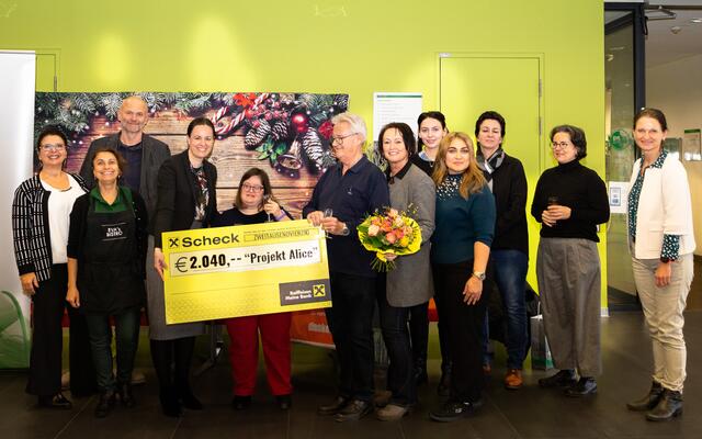 Y. König-Niernsee, E.König, R. Wimmer, N. Sikora-Wentenschuh, ALICE, J. Lorenz, S. Stöhr-Eißert, E. Stabelhofer, Fam. Niederhametner, A. Forneck und U. Poindl | Foto: Christian Nowotny