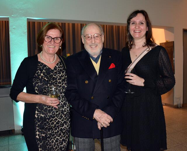 Günther J. Wolf mit Annemarie (li.) und Martina Fenkart | Foto: Dietmar Hofer