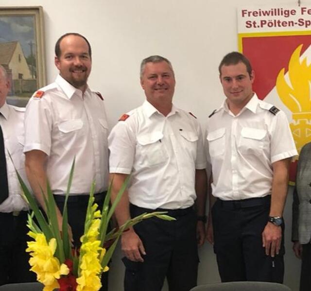 Kommandantstellvertreter Michael Schlaffer, Noch Kommandant Thomas Kornberger, Verwalter Daniel Kornberger | Foto: FF St. Pölten Spratzern
