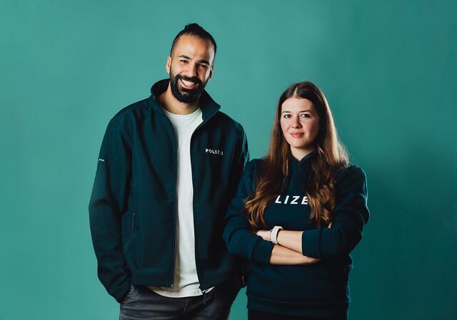 Das neue Recruiting-Duo der Landespolizei, das Interessierte für den Polizeidienst ansprechen soll. | Foto: LPD/Martinelli