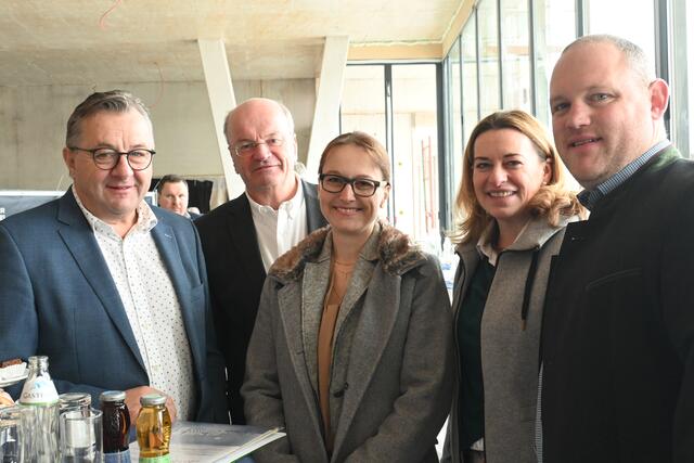 Gemeindevertreter und ÖVP Funktionäre aus dem Tennengau (v.l.): Friedl Strubreiter, Christian Stöckl, Franziska Wagner, Peter Harlander  | Foto: Martin Schöndorfer, 2023