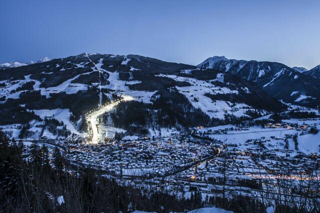 Die Schladminger Planai ist zum 26. Mal Schauplatz des legendären “Nightrace”. Am Tag nach dem Slalom gibt es heuer für alle Skifans mit dem ersatzweise aus Garmisch verlegten Riesentorlauf noch einen Extrabonus.
 | Foto: Gerhard Pilz