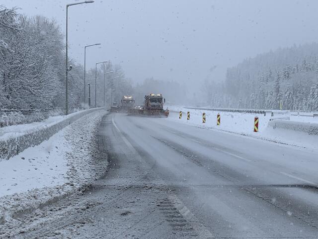 Tief winterliche Verhältnisse erwarten Autolenkerinnen und Autolenker im Packabschnitt der Südautobahn. | Foto: Asfinag