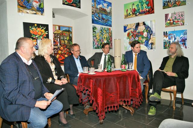 Moderator Martin Kalchhauser, LAbg. Elvira Schmidt, LAbg. Helmut Hofer-Gruber, LAbg. Reinhard Teufel, Abg. z NR Lukas Brandweiner, Abg. z NR Martin Litschauer | Foto: privat