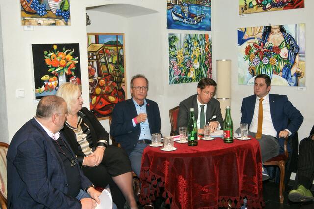 Moderator Martin Kalchhauser, LAbg. Elvira Schmidt, LAbg. Helmut Hofer-Gruber, LAbg. Reinhard Teufel, Abg. z NR Lukas Brandweiner | Foto: privat