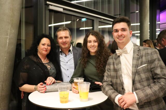 Bildergalerie Und Video HTL Eisenstadt Feierte Ihren Maturaball bildergalerie-und-video-htl-eisenstadt-feierte-ihren-maturaball