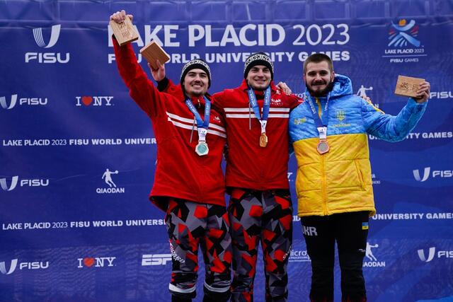 Matthäus Pink stand mit seinem ÖSV-Kollegen Dominik Burgstaller am Stockerl. | Foto: FISU World University Games