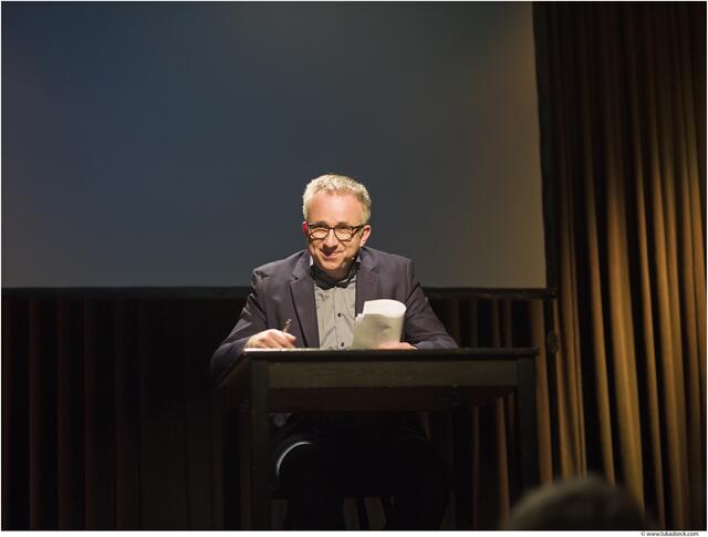 Satiriker und "Gute Nacht, Österreich"-Moderator (ORF) Peter Klien meinte: "Die Wiener Zeitung ist unverzichtbar, weil sie erfrischend unaufgeregt und sachlich berichtet. | Foto: Lukas Beck / Alexa Oetzlinger / Kulisse Wien