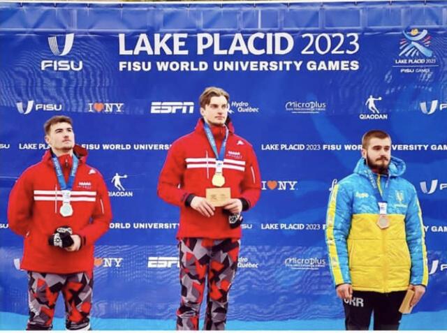 Matthäus Pink bei der Siegerehrung für den Parallelslalom in den USA | Foto: FISU World University Games