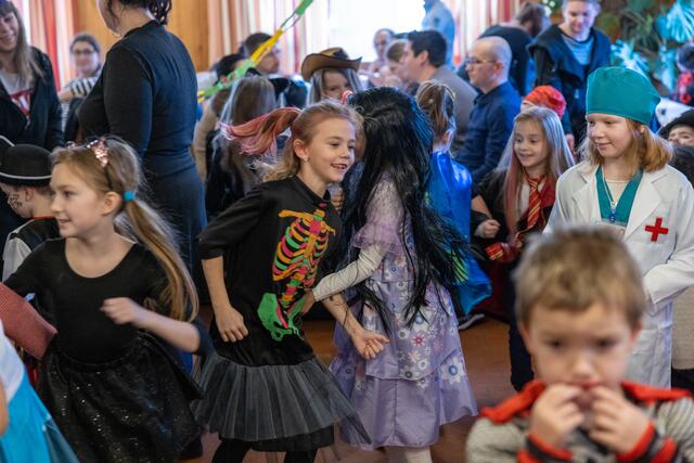 Tolle Stimmung in der Kinderdisco | Foto: Büro LR Winkler