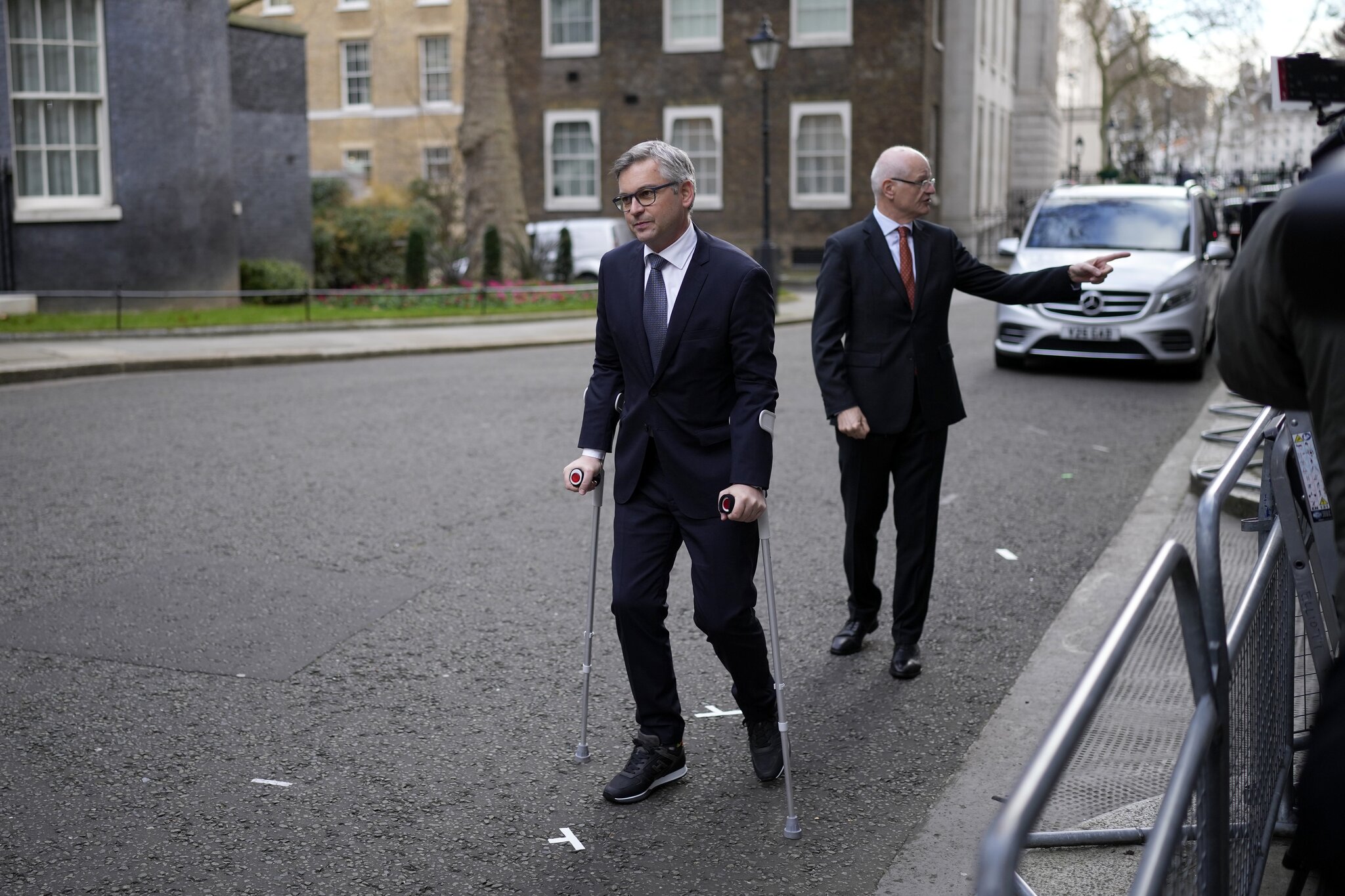 Rehabilitation nach Unfall Finanzminister Brunner nach Spital in