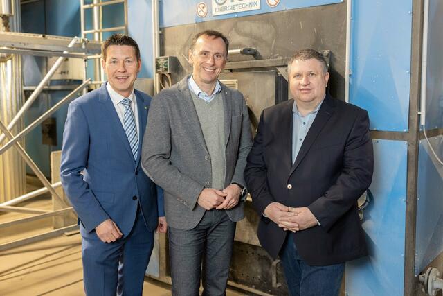 ecoplus Aufsichtsrat LAbg. Kurt Hackl, Wirtschaftslandesrat Jochen Danninger, ÖKOENERGIE Beteiligungs GmbH Geschäftsführer Richard Kalcik. | Foto: Daniel Hinterramskogler