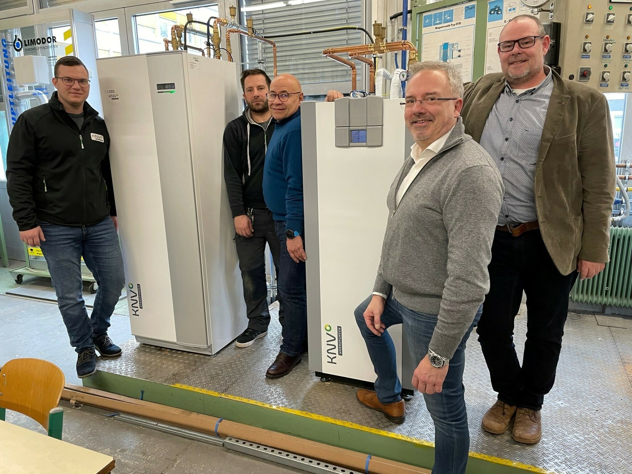 Von KNV Energietechnik Neue Wärmepumpen für die HTL Vöcklabruck