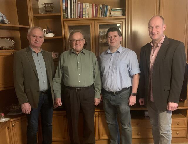 Alfons Legath aus Bildein (2. von links) erhielt zum 80. Geburtstag Glückwunschbesuch von GV Walter Mittl, Bgm. Emmerich Zax jun. und Vbgm. Hansjörg Schrammel (von links). | Foto: Gemeinde Bildein