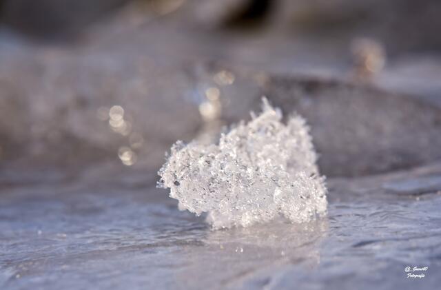 ....so ein kleiner Eisbrocken ist liegen geblieben ....