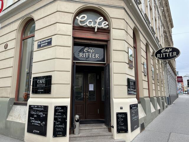 Das Café Ritter ist erneut insovent. Laut Betreiberin Martina Postl wird der Betrieb weiterlaufen. | Foto: Michael J. Payer