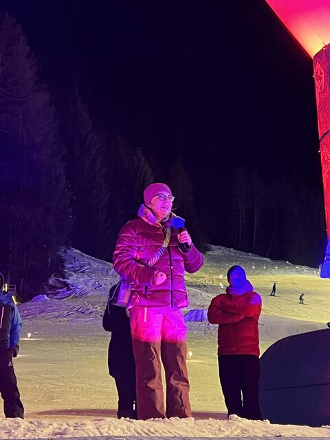 Die Tiroler Landtagsabgeordnete Beate Scheiber erklärt die hessischen Winterspiele 2023 für eröffnet. | Foto: © SOHE
