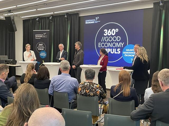 Elisabeth Prochaska, Gerhard Buchinger, Daniela Allmeier, Christian Felber, Roswitha Reisinger und Martin Huber beteiligten sich an der Diskussion.