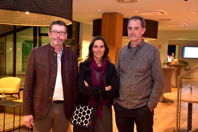 Andreas Neuhauser, Künstlerin Astrid Bechtold-Fox und Andreas Fox (v.l.) | Foto: Gerhard Scopoli