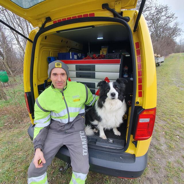 Reinhard Artner (Pannenhelfer ÖAMTC) und Border Collie "Shadow" | Foto: ÖAMTC