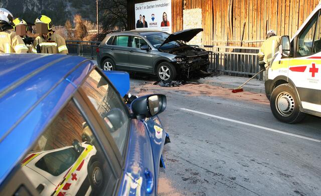 Verkehrsunfall mit Personenschaden in Zams. | Foto: ZOOM.TIROL