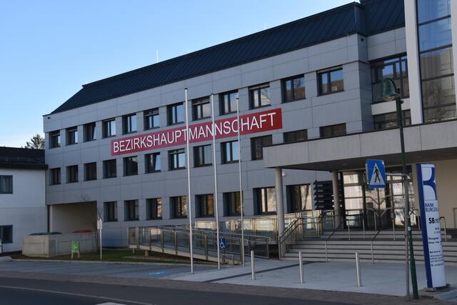 Die letzten Öffnungstage in den Bezirkshauptmannschaften Jennersdorf (Bild) und Güssing sind Freitag, der 27. Jänner, und Samstag, der 28. Jänner. | Foto: Martin Wurglits