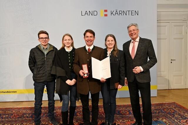 Verleihung von Bundesauszeichnungen und Sportverdienstzeichen
 | Foto: Helge Bauer