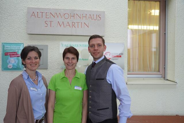 Von links: Die Leiterin vom Haus Sankt Martin in Eugendorf Eveline Bayrhamer, die Pflegedienstleiterin Birgit Kornauer und der Vizebürgermeister von Eugendorf, Robert Bimminger. | Foto: Emanuel Hasenauer