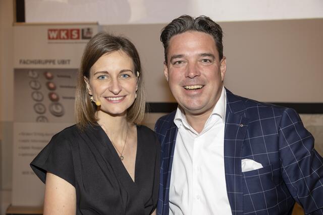 UBIT-Fachgruppengeschäftsführer Martin Niklas und Moderatorin Julia Hettegger. | Foto: Andreas Kolarik