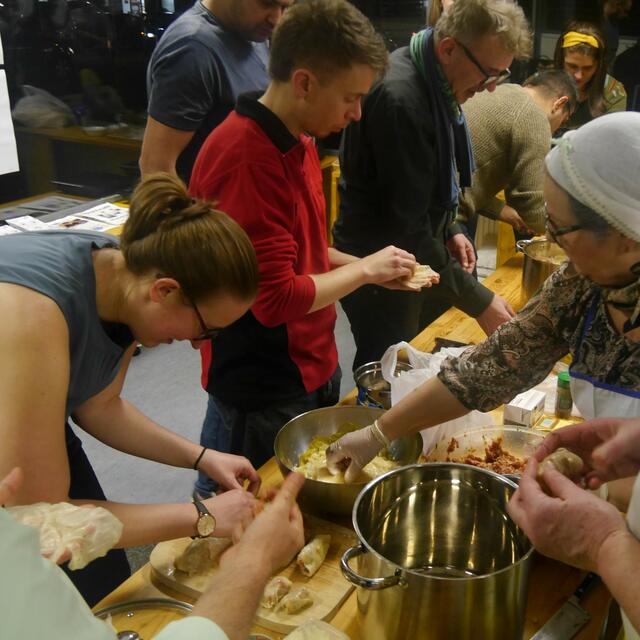 „Tortilla de patatas“ und „Pintxos“ stehen auf dem Speiseplan. | Foto: Stand 129