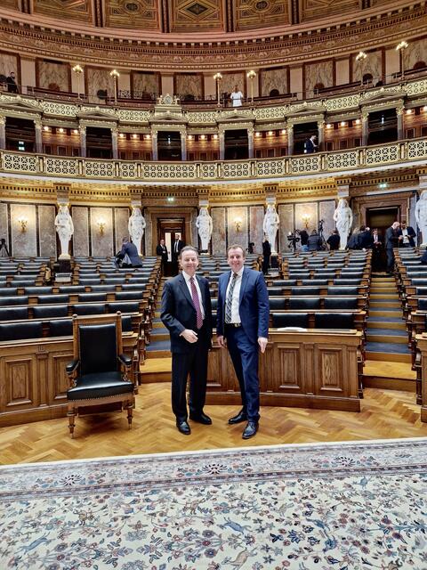 Der historische Reichsratssaal ist beim Umbau unangetastet geblieben. | Foto: Büro Drobits