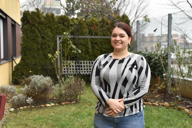 Kojić genießt das Grün vor der Haustür. | Foto: Karl Pufler/RMW