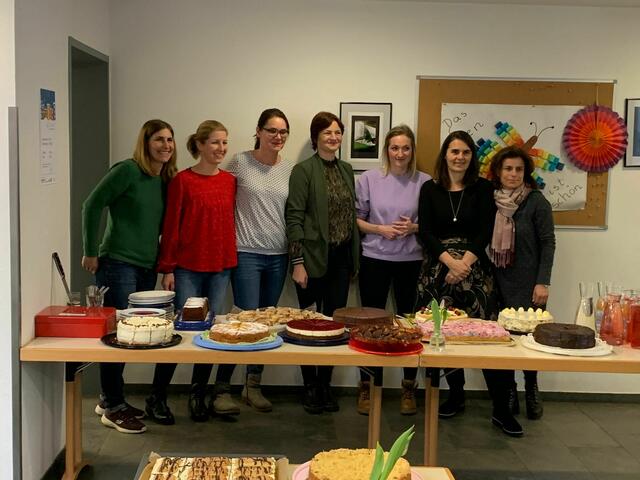 Die guten "Feen" am Kuchenbuffet