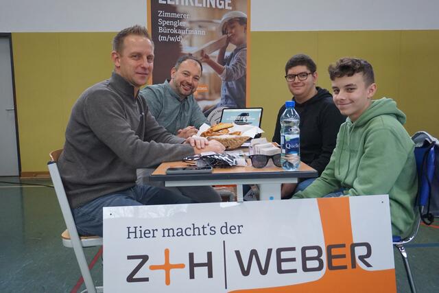 Am Stand der Holzbaufirma Z + H Weber aus Deutsch Tschantschendorf. | Foto: Martin Wurglits