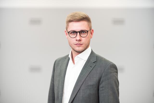 ÖVP-Landesgeschäftsführer Patrik Fazekas zeigt sich erleichtert, dass eine rot-blaue Mehrheit in Niederösterreich verhindert werden konnte.  | Foto: ÖVP Burgenland