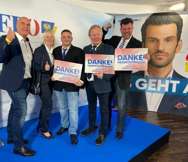 Die FPÖ Niederösterreich geht als Sieger aus der Landtagswahl 2023 hervor. Am Bild 2. v. re.: Peter Gerstner, Spitzenkandidat der FPÖ im Bezirk Baden | Foto: FPÖ NÖ
