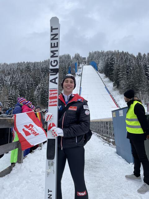 Max Steiner flog am Kulm unglaubliche 236 Meter.  | Foto: Daniel Keil
